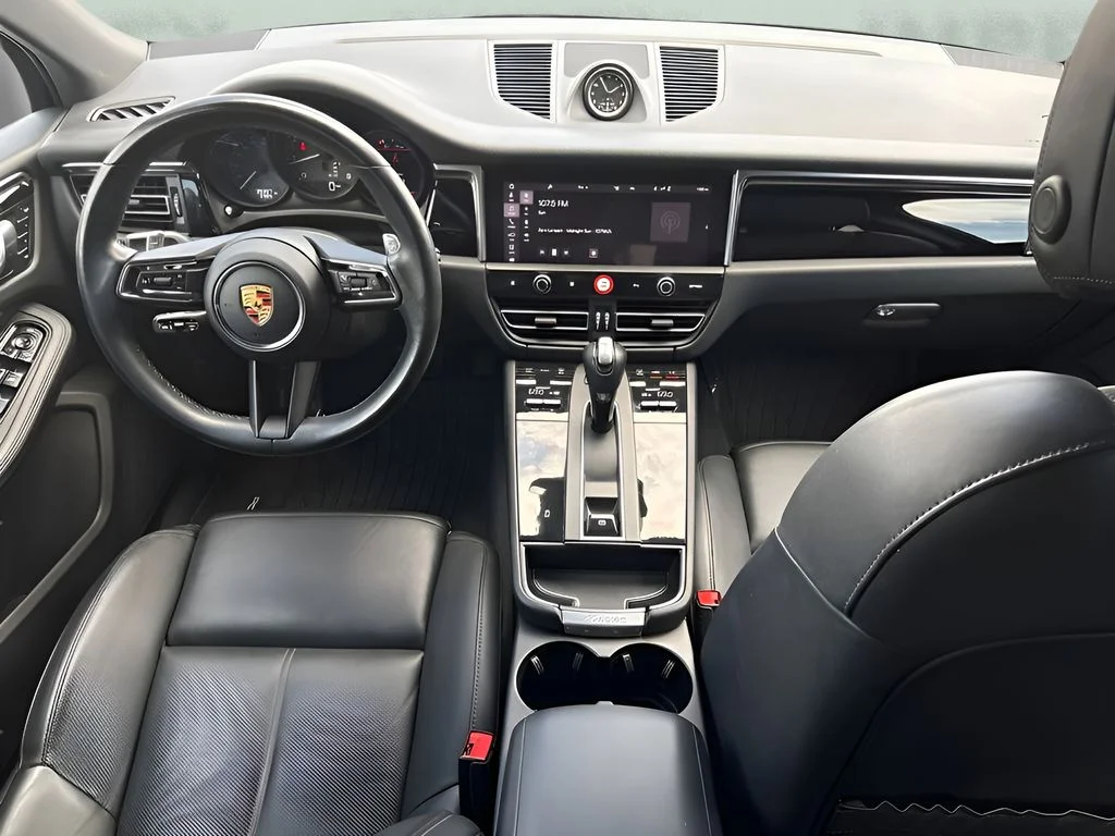 Used 2023  Porsche T image 24