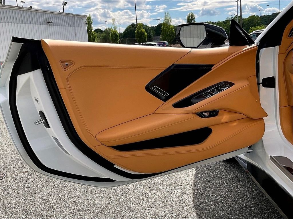 Used 2024 White Chevrolet Stingray image 9