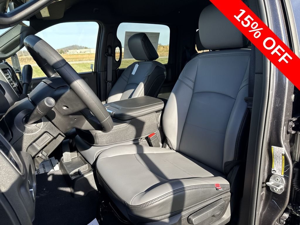 2026 RAM 3500 Tradesman - Photo 11