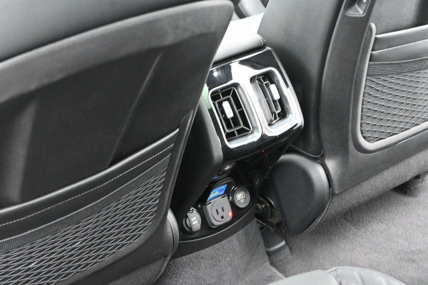 Used 2023 Wolf Gray Kia X-Line SX Prestige image 35