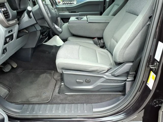 Used 2025 Black Ford XLT image 16