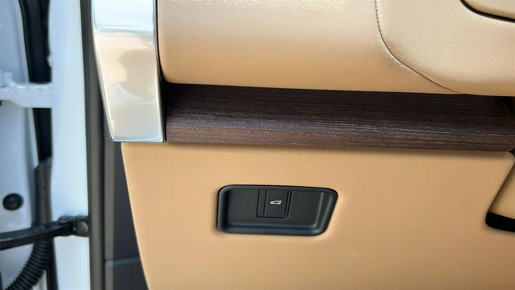 2026 Land Rover Range Rover SE - Photo 29