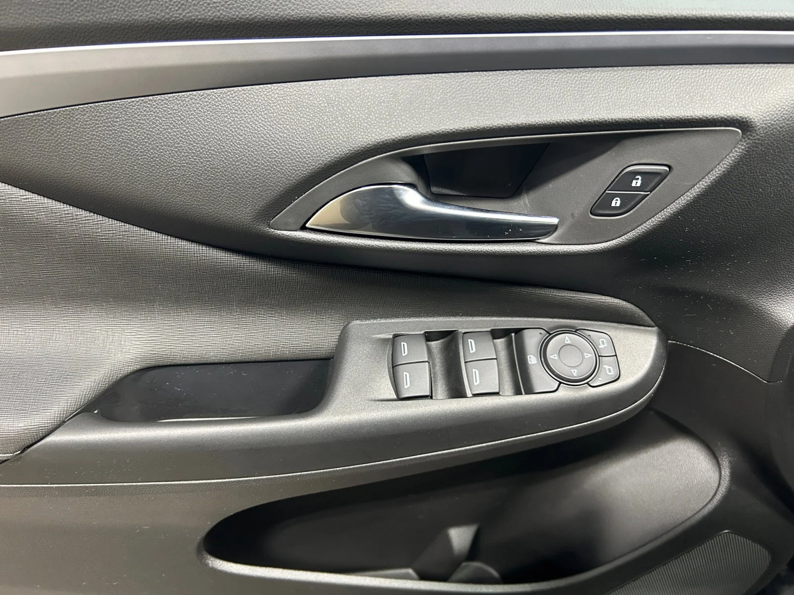 New 2026 Ebony Twilight Metallic Buick Preferred image 16