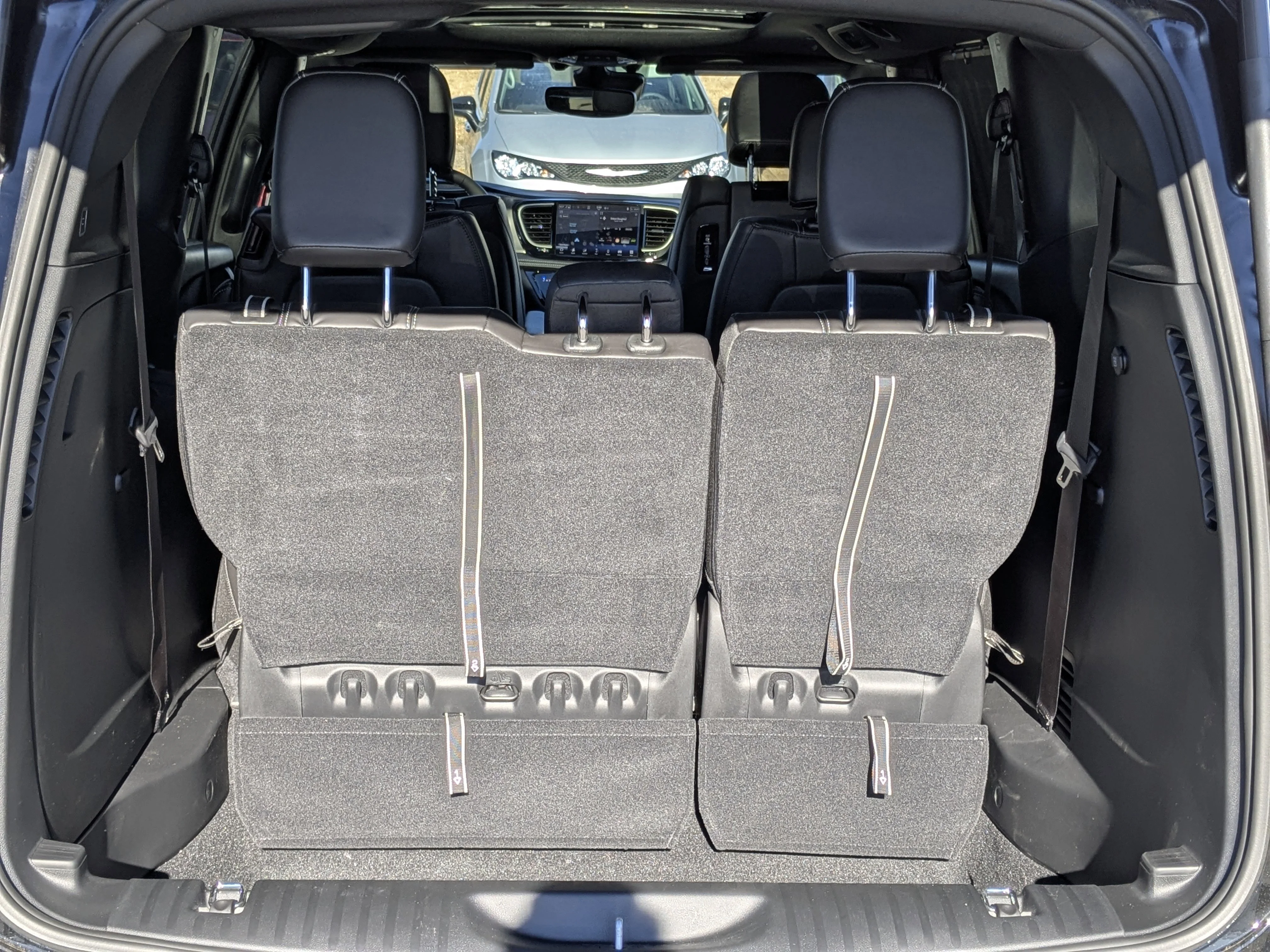 New 2026 Black Chrysler Select AWD - Rear DVD - 360 Degree Camera - Power Sliding Doors & So Much More! image 33