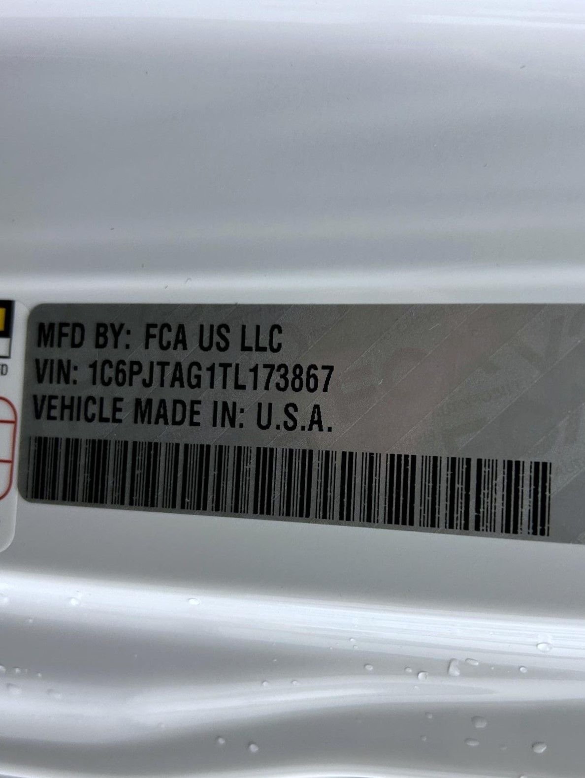 New 2026 Bright White Clear-Coat Exterior Paint Jeep Sport S image 25