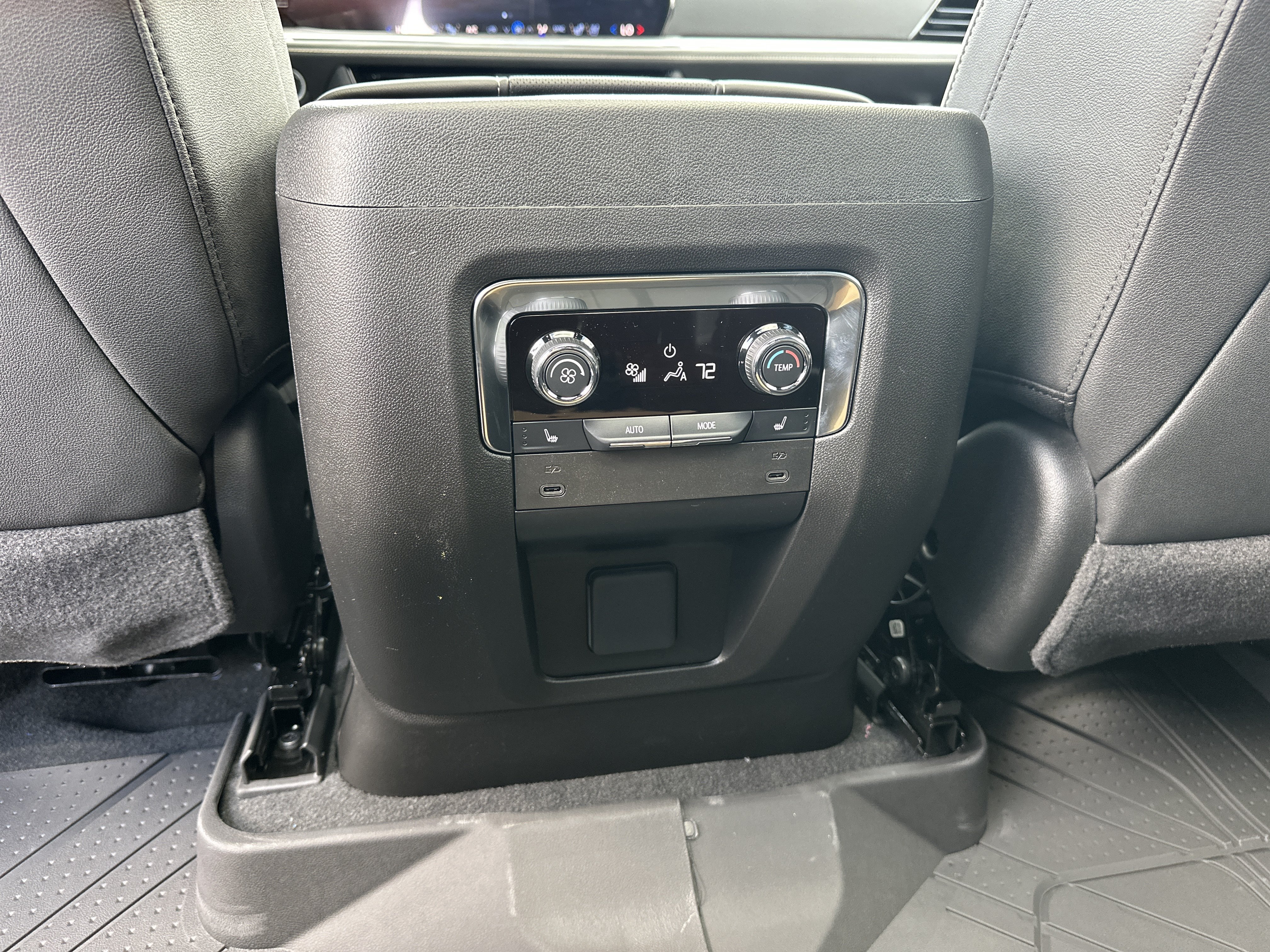 2026 Chevrolet Tahoe Premier - Photo 23
