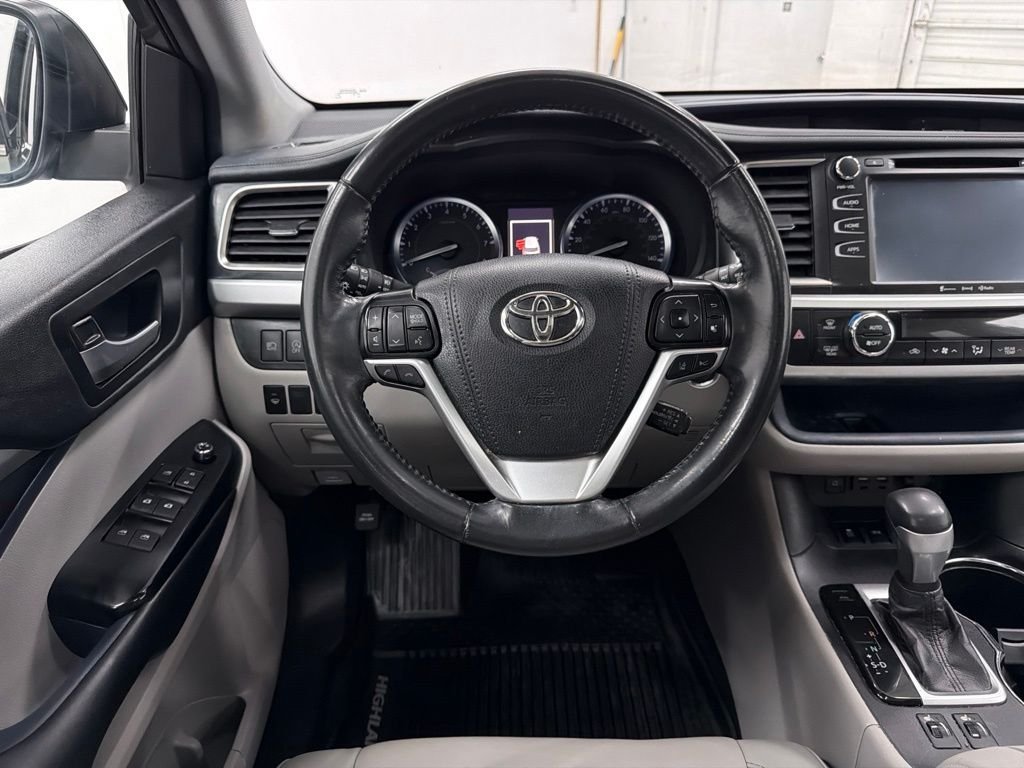 Used 2019 Green Toyota XLE image 19