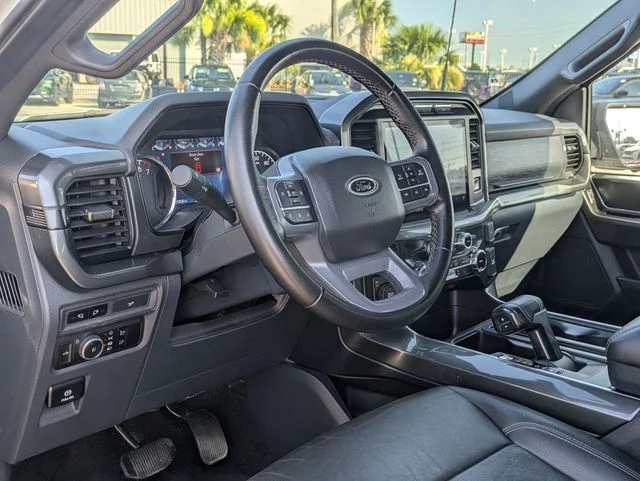 Used 2023  Ford Lariat image 34