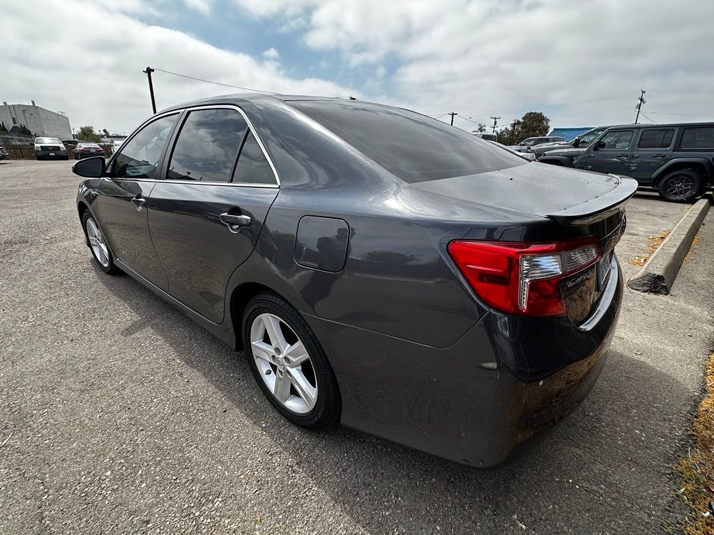 Used 2014 Gray Toyota SE image 24