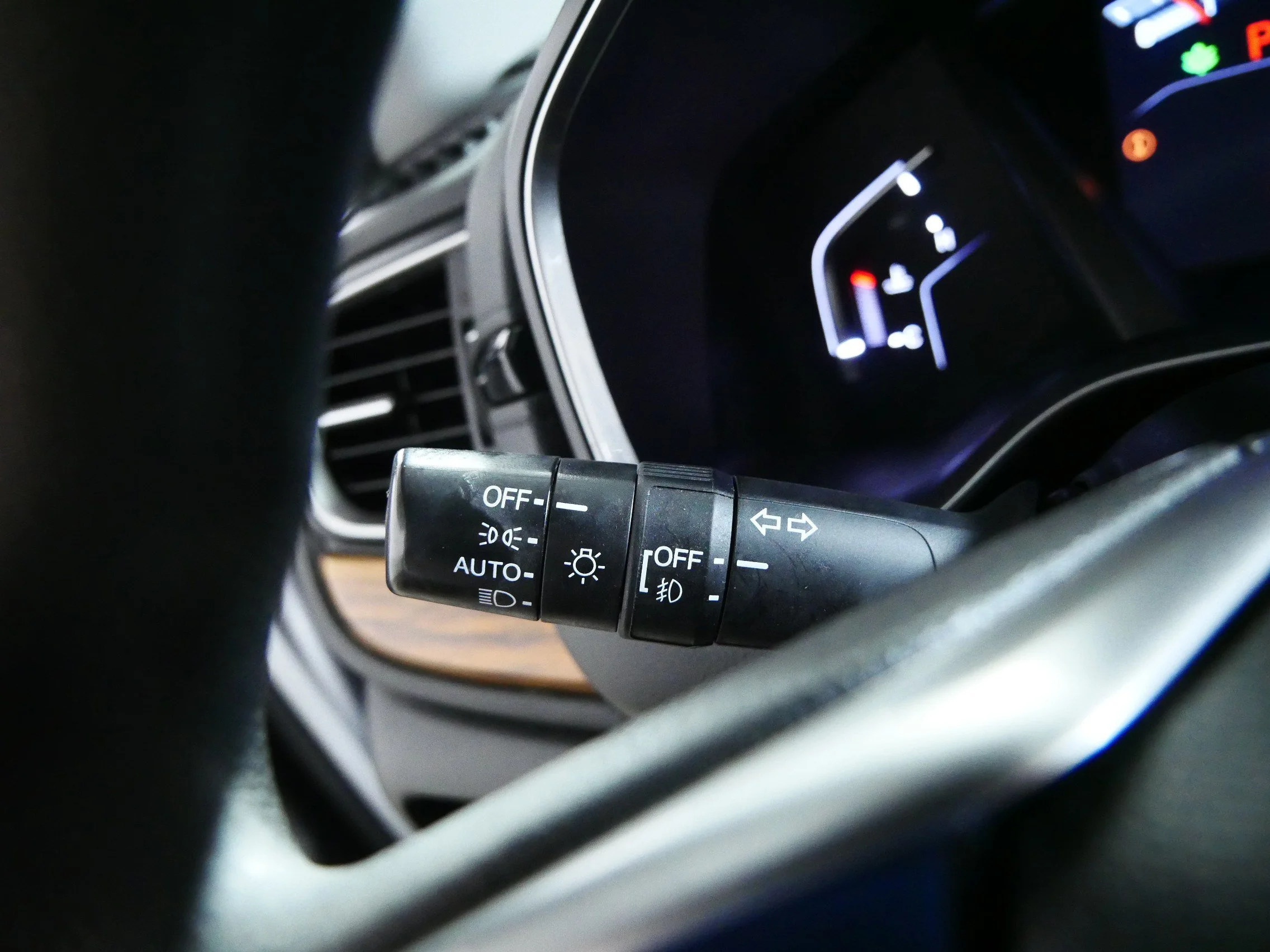 Used 2018 Lunar Silver Metallic Honda EX image 32