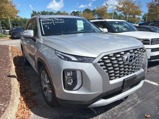 Used 2022 Silver Hyundai SEL image 1