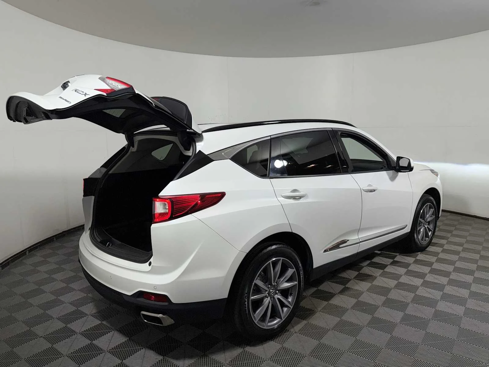 Used 2023 Platinum White Pearl Acura w/Technology Package image 23