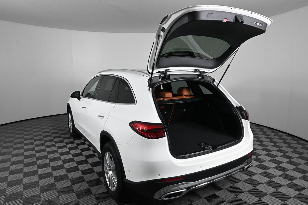 New 2026 Polar White Mercedes-Benz GLC 300 image 30