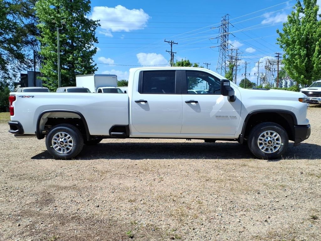 New 2026 Summit White Chevrolet WT image 3