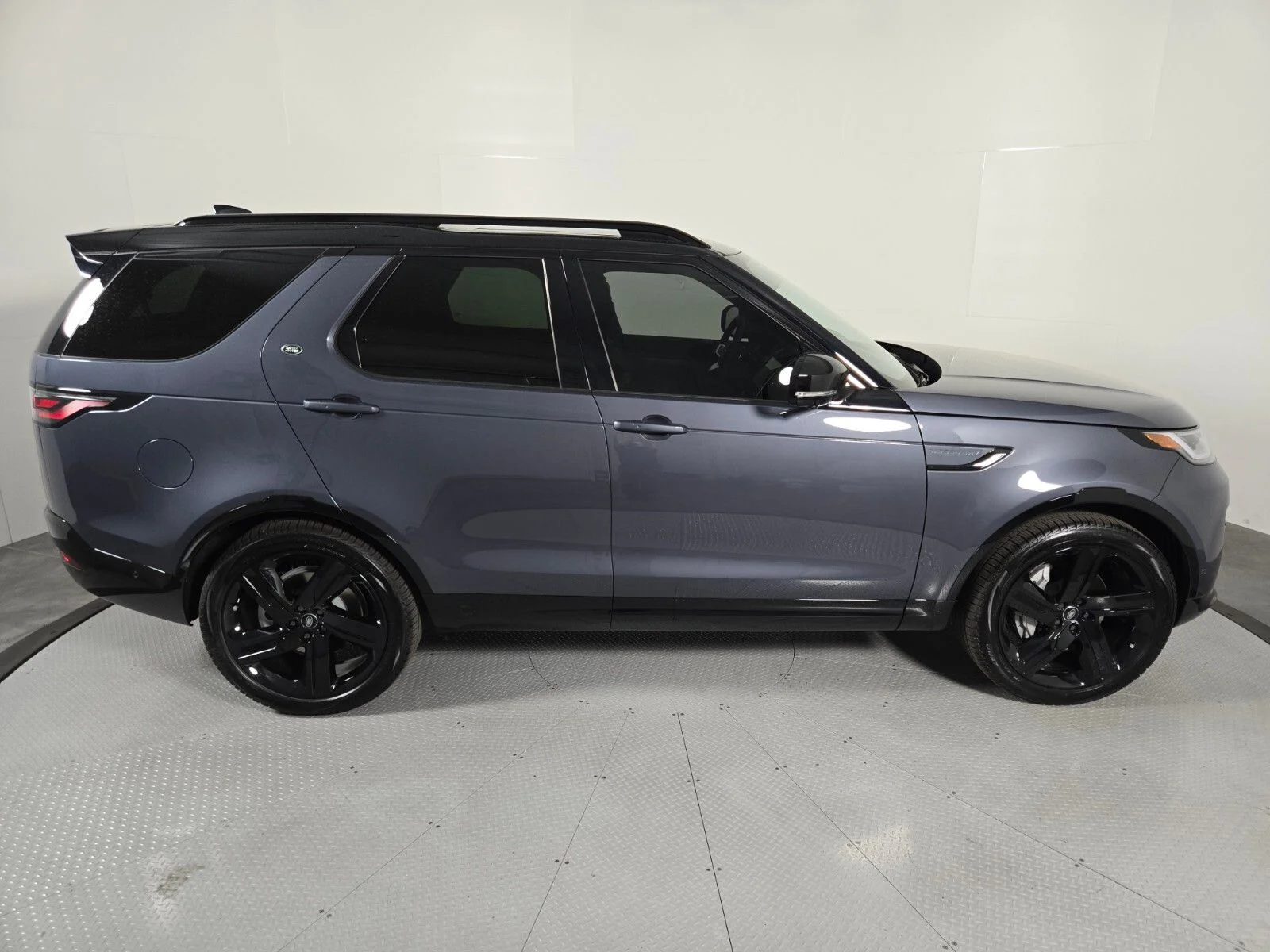 New 2026 Varesine Blue Land Rover Dynamic SE image 6