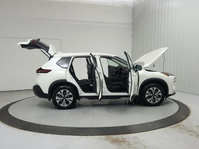 Used 2023 White Nissan SV image 17