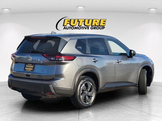 Used 2024 Gray Nissan SV image 4