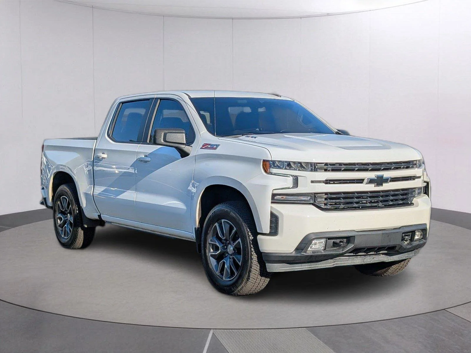 Used 2021 Summit White Chevrolet RST image 9