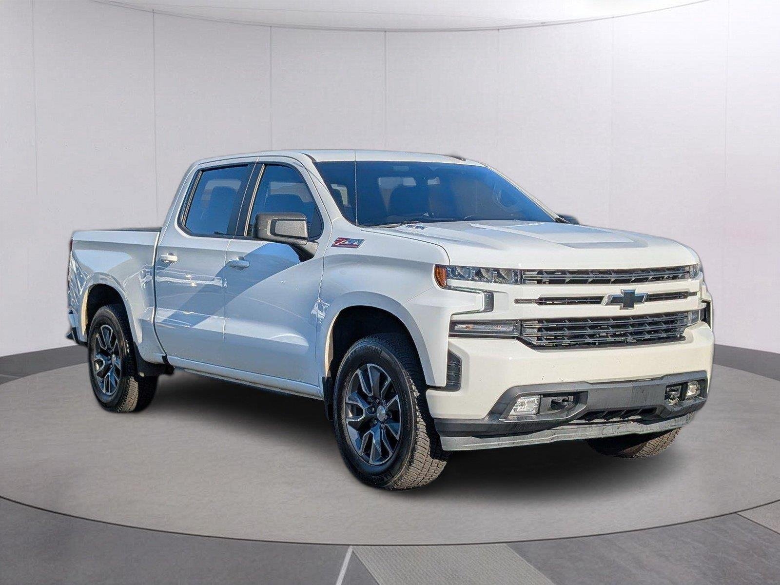 Used 2021 Summit White Chevrolet RST image 9