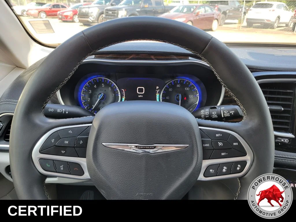 Used 2023 White Chrysler Limited image 36