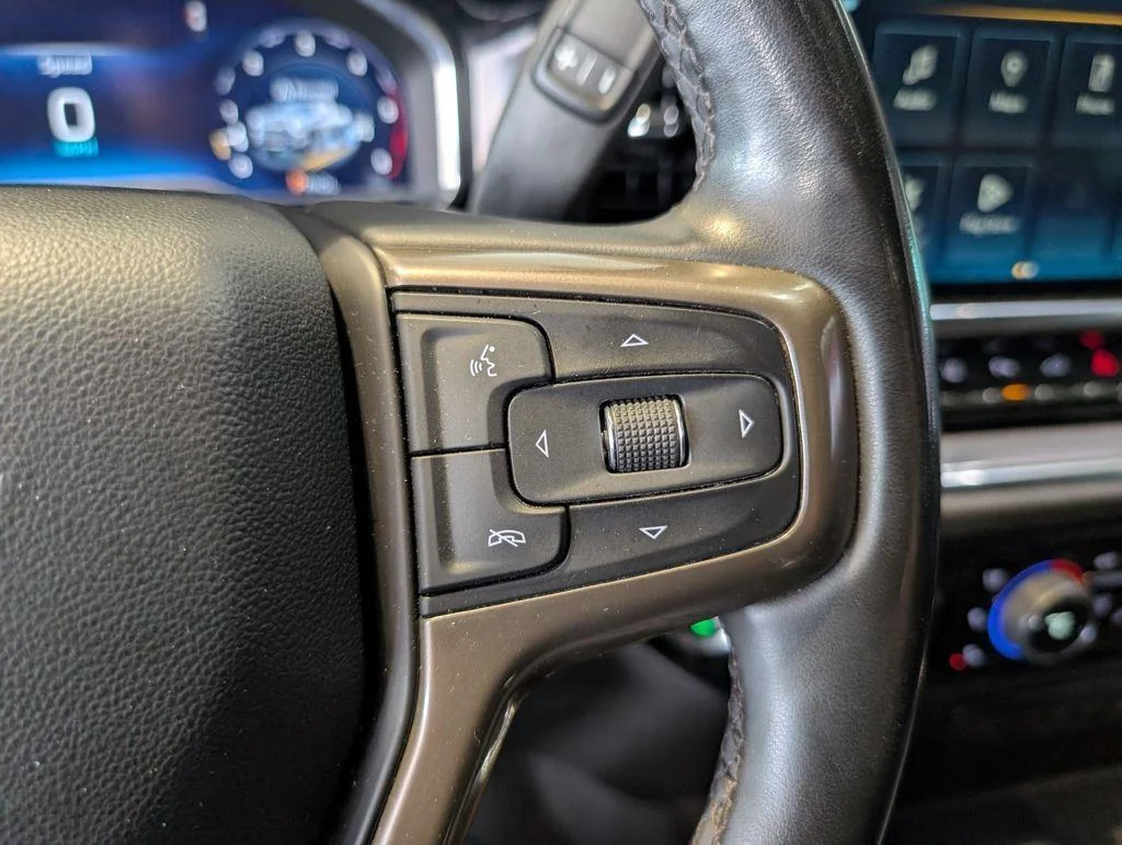 Used 2024 Iridescent Pearl Tricoat Chevrolet High Country image 30
