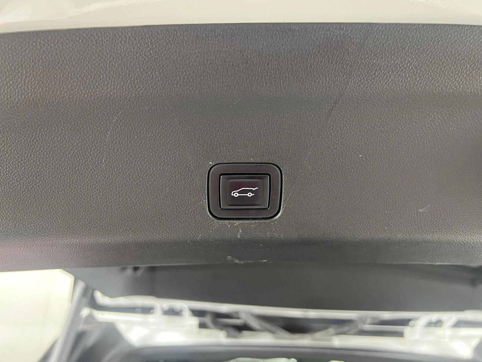 Used 2022 Summit White Chevrolet LT image 4