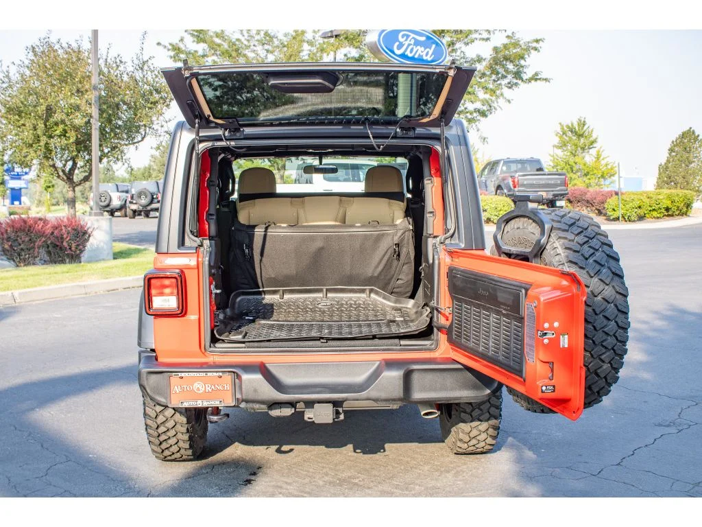 Used 2022 Firecracker Red Clearcoat Jeep Willys image 11