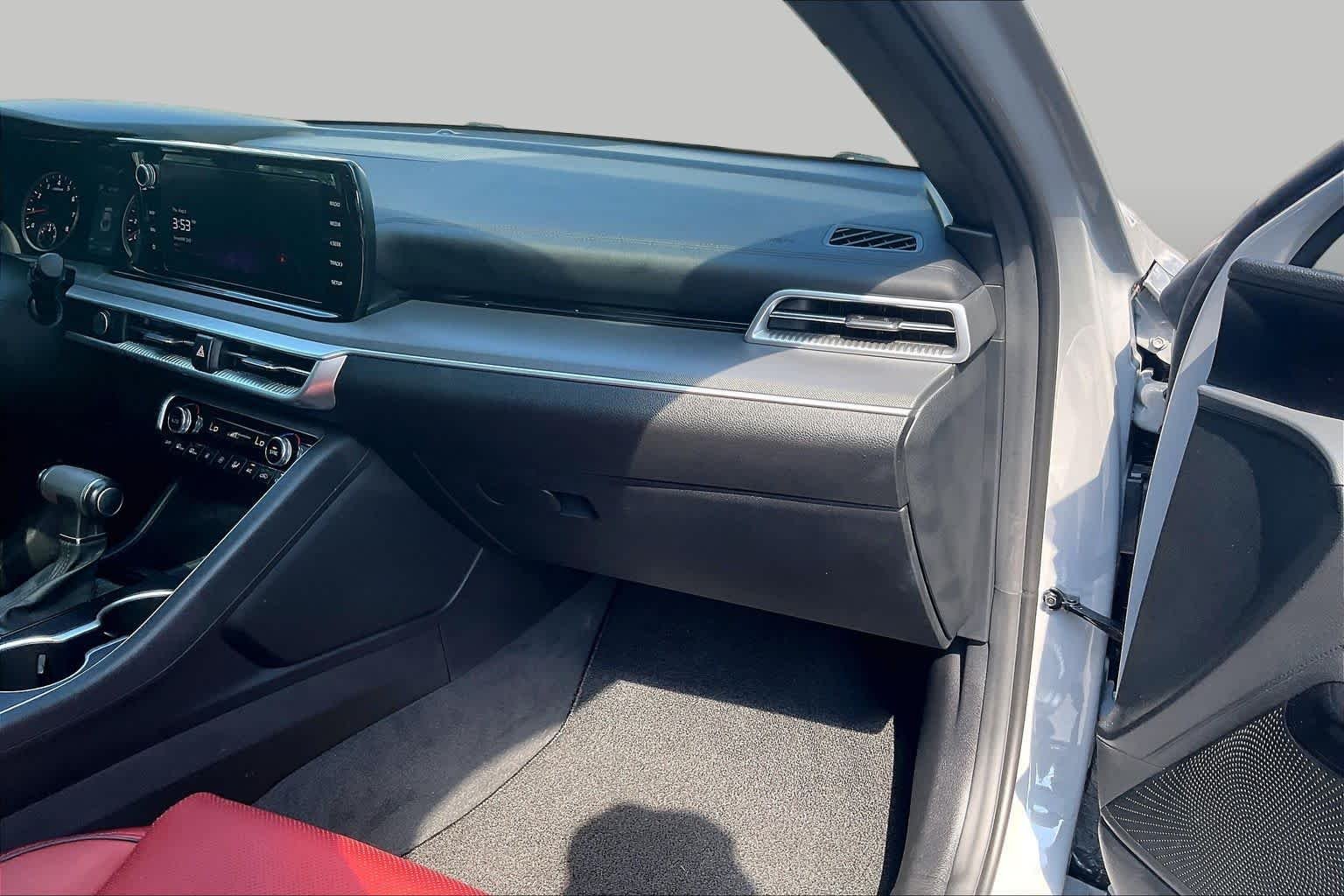 Used 2023 Wolf Gray Kia GT-Line image 18
