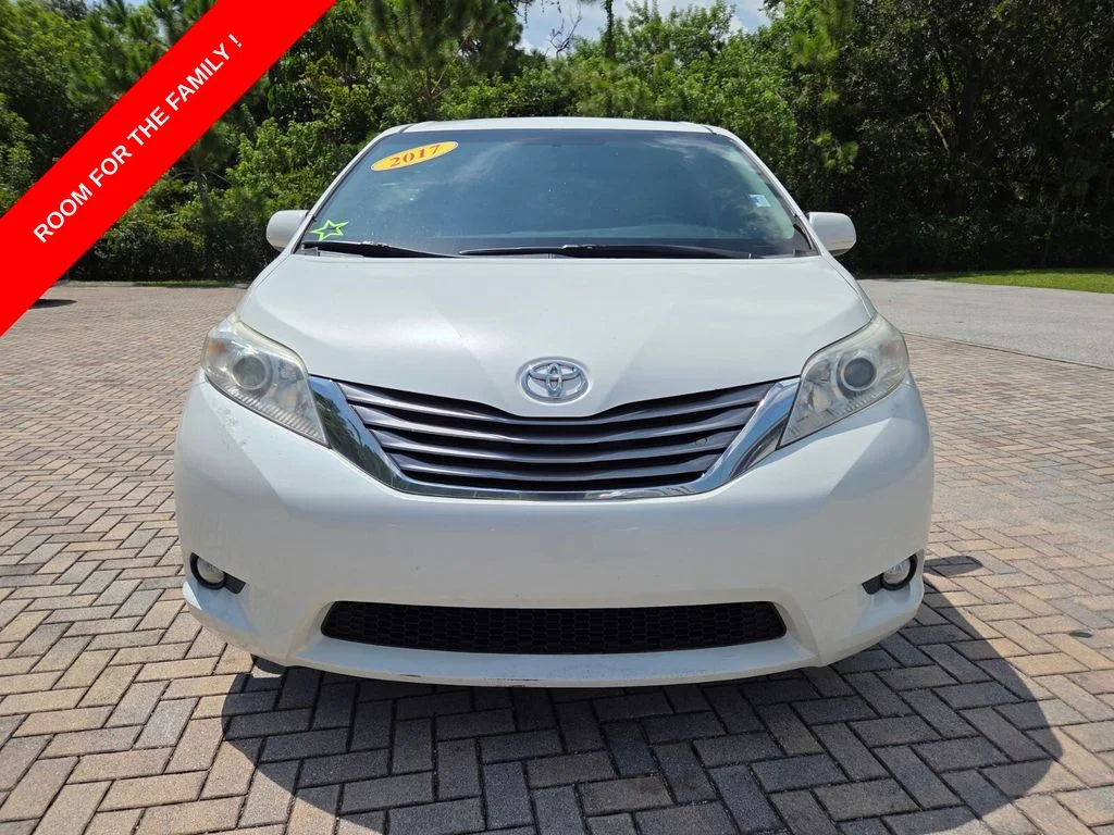 Used 2017 Toyota Sienna XLE with VIN 5TDYZ3DCXHS779205 for sale in Stuart, FL
