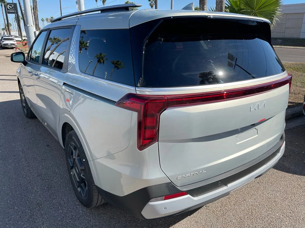 New 2026 White Kia EX image 4