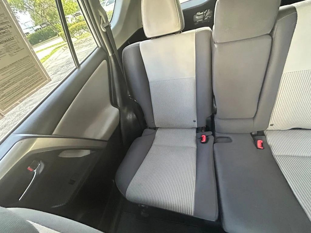 Used 2015 Silver Toyota XLE image 12