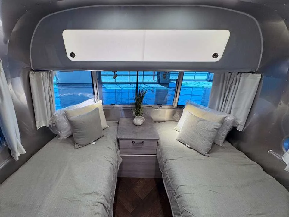 New 2027 SILVER AIRSTREAM  image 43