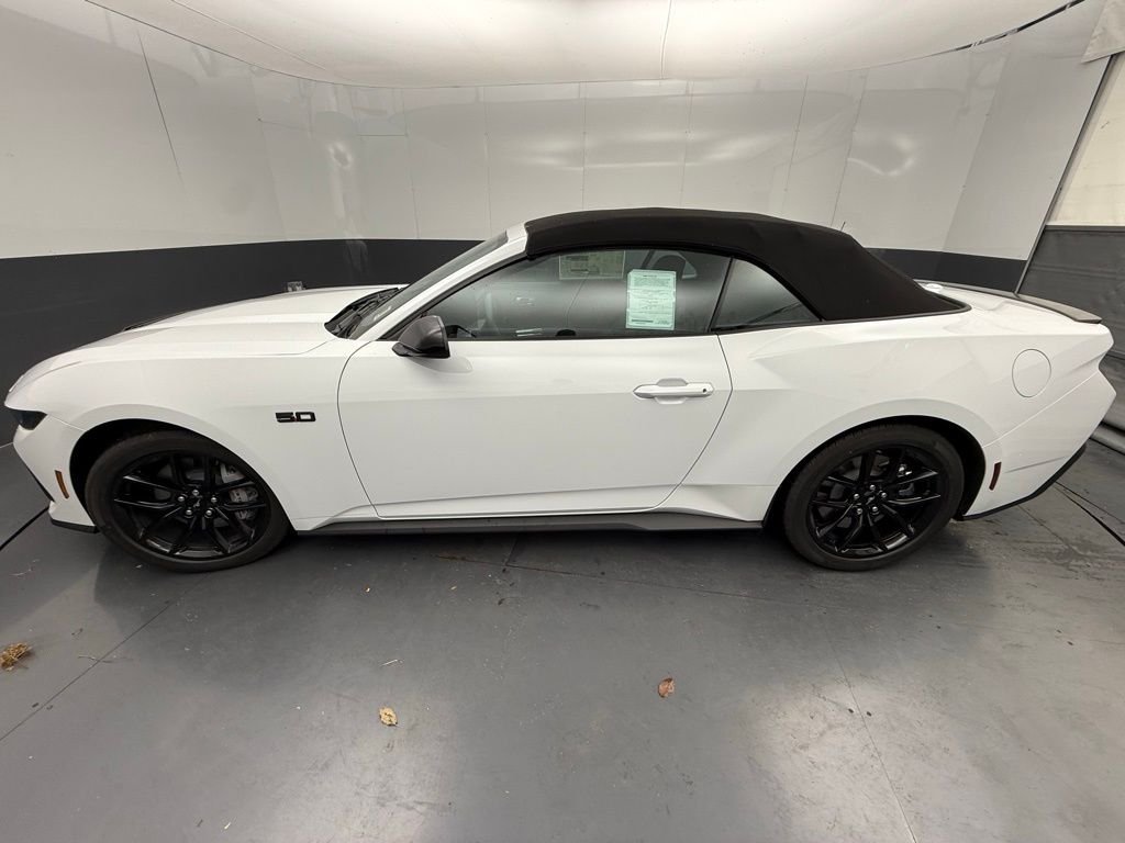 2025 Ford Mustang GT Premium Convertible - Photo 12