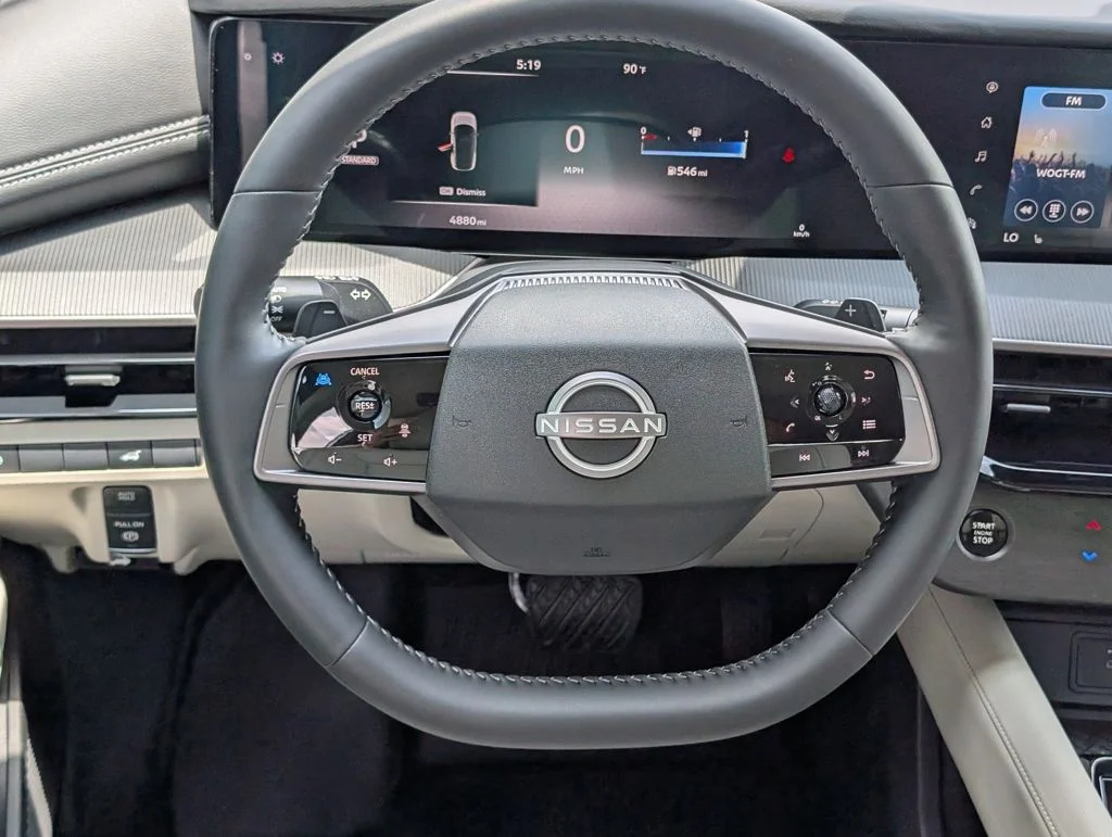 Used 2025 White Nissan SV image 18