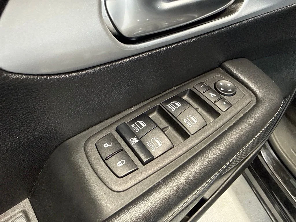 Used 2025 Black Chrysler Limited image 15
