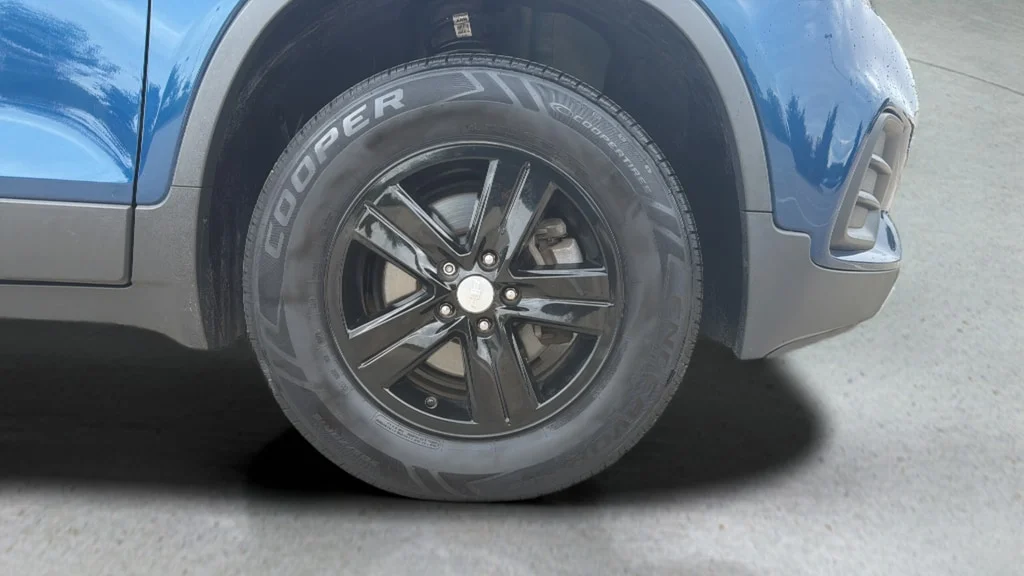 Used 2020 Pacific Blue Metallic Chevrolet LT image 24