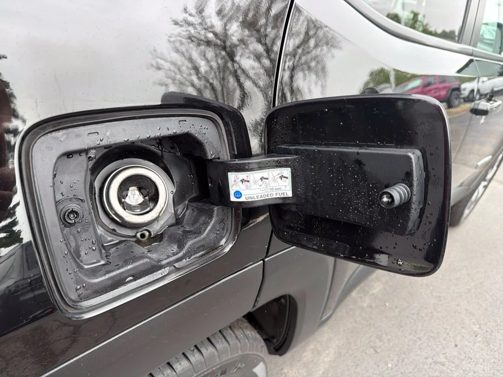 Used 2015 Black Jeep Limited image 41