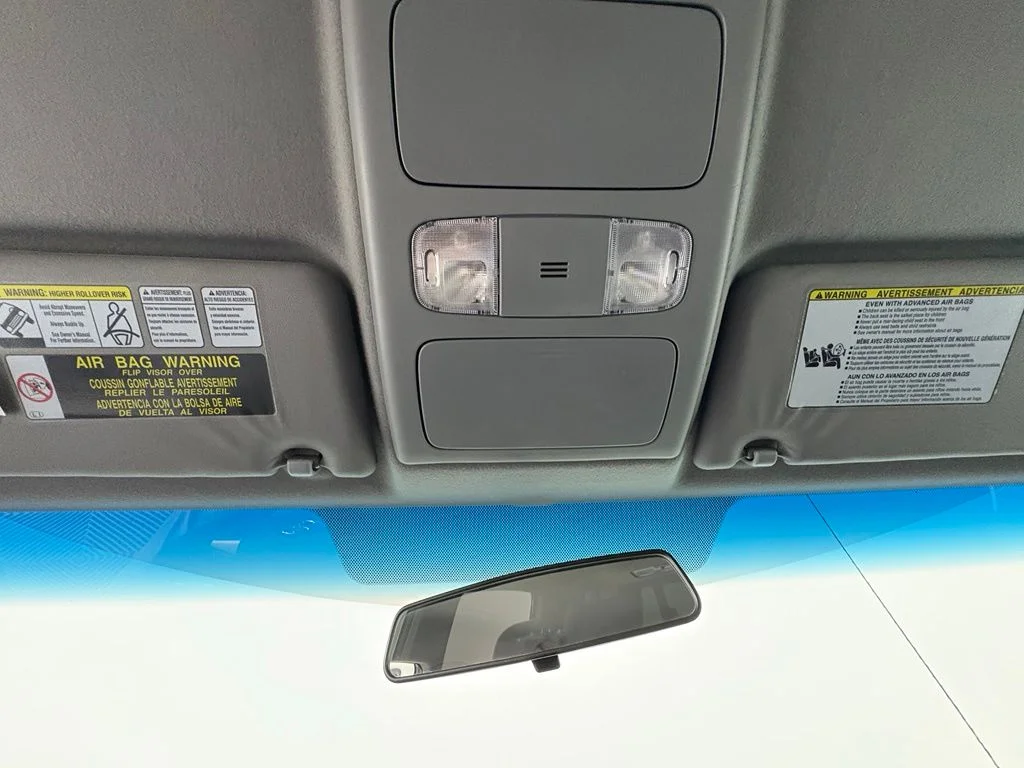 Used 2014 White Toyota Base image 22