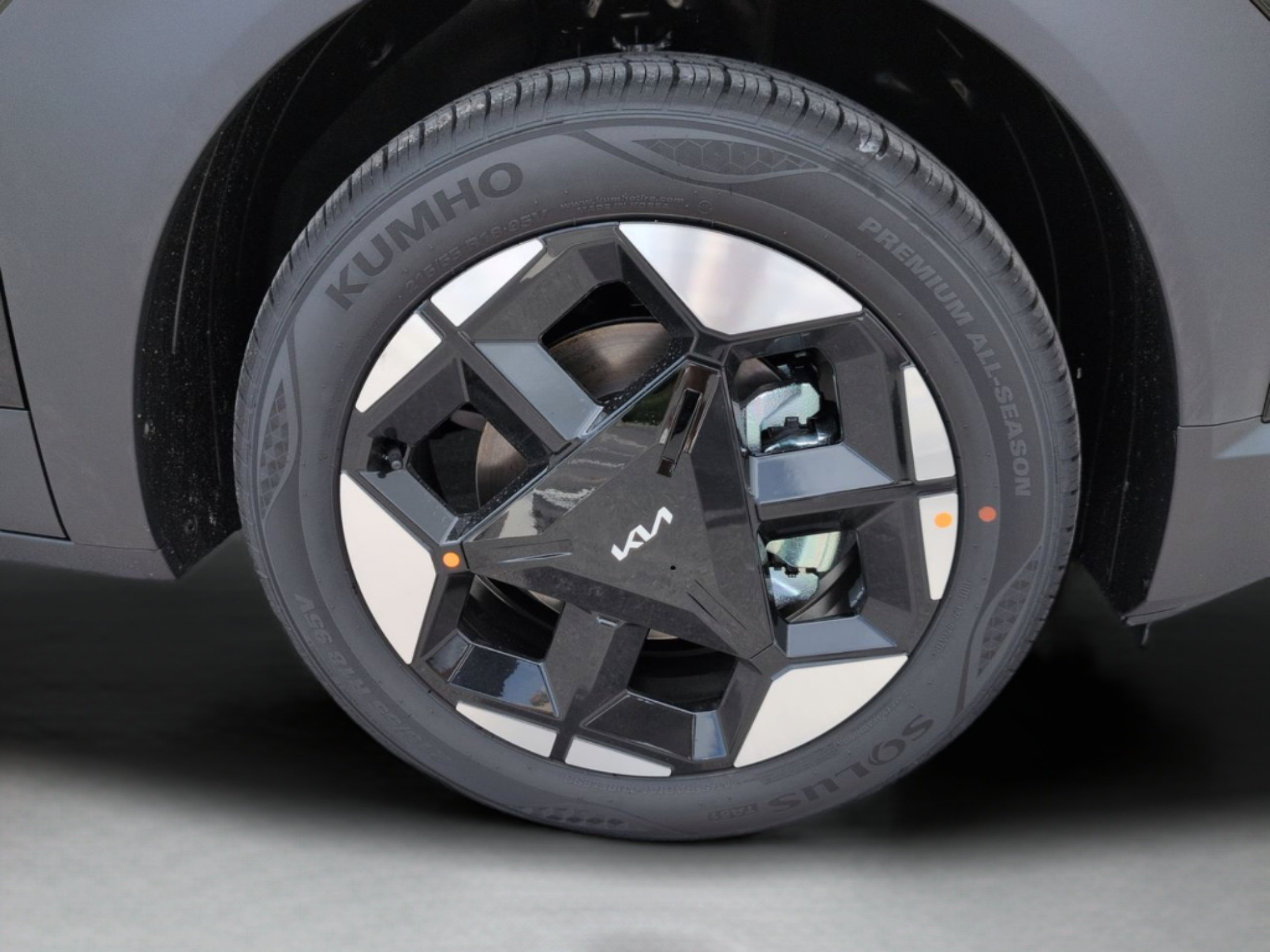 New 2027 Aurora Black Pearl Kia S image 19