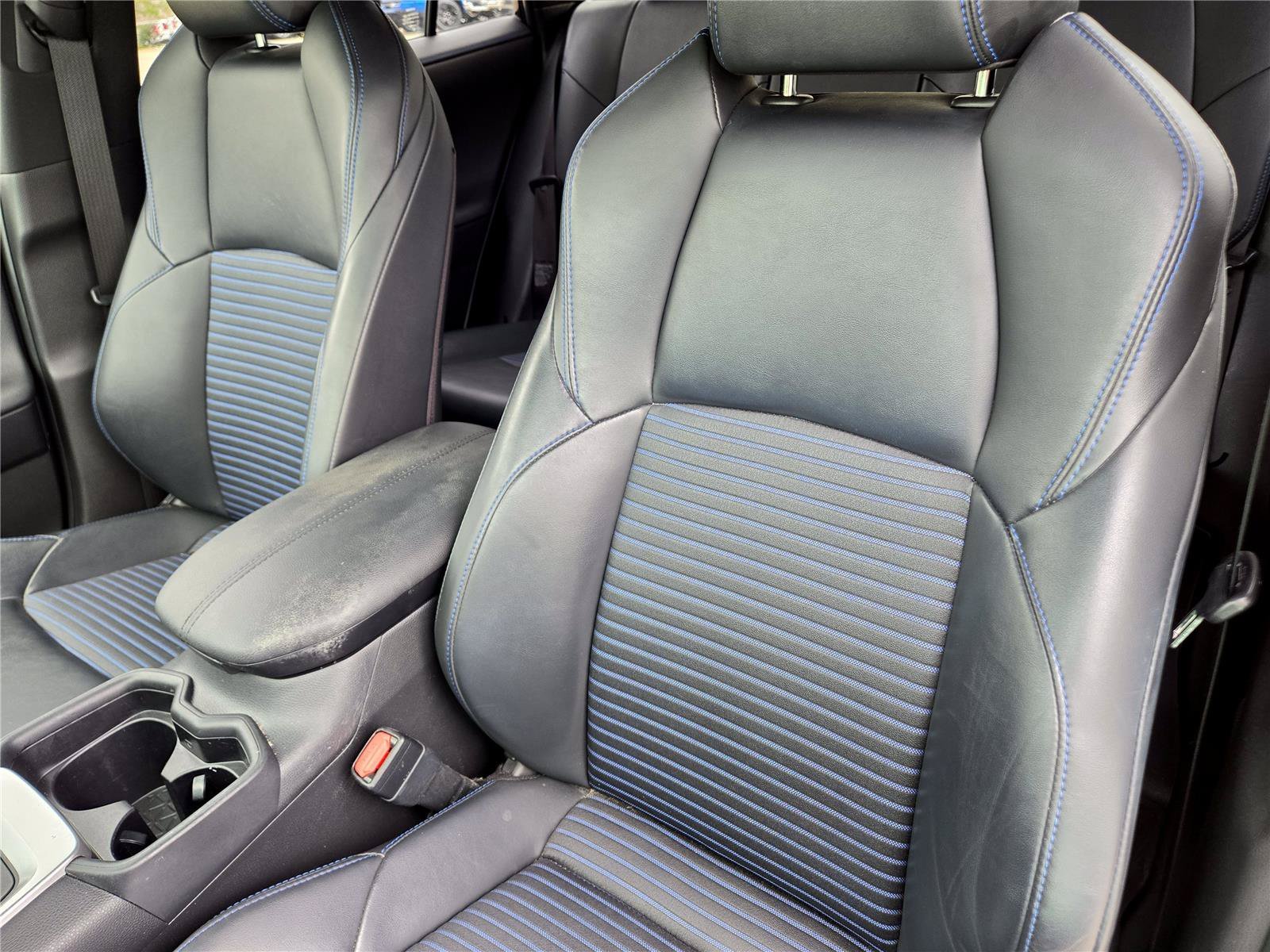 2020 Toyota RAV4 XSE - Photo 16