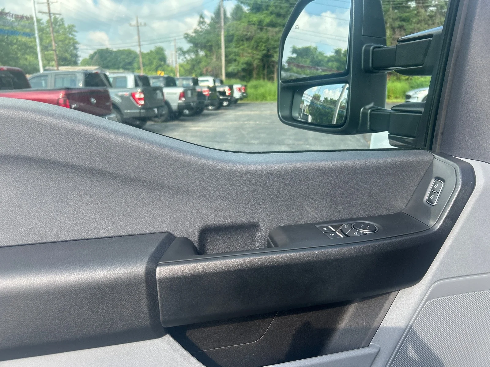 2025 Ford F-350 Super Duty XL - Photo 10