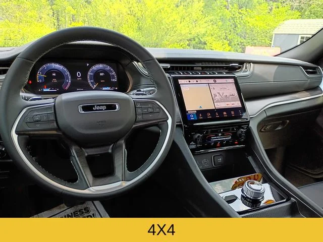 Used 2025 White Jeep Limited image 12
