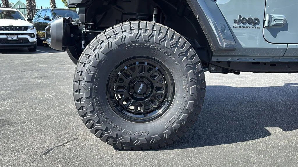 New 2026 Anvil Clear-Coat Exterior Paint Jeep Sport S image 6