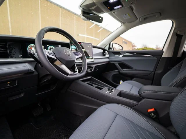 New 2026 White/off-white Volkswagen 2.0T SE image 12