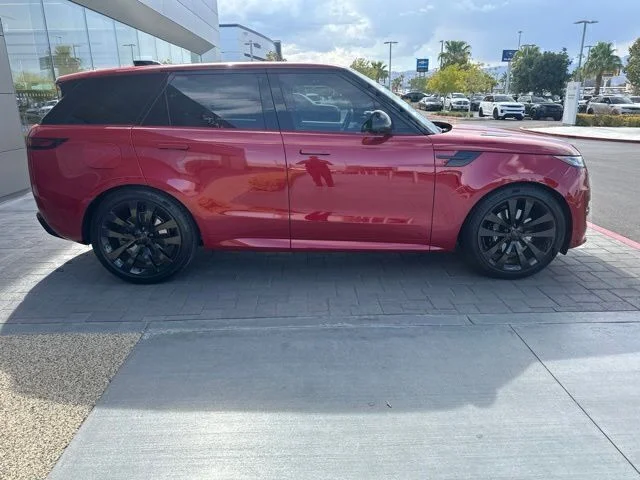 Used 2026 Red Land Rover Dynamic SE image 4