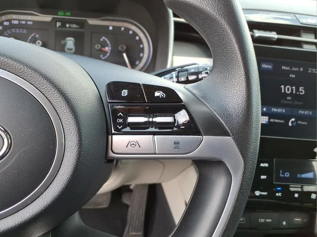 Used 2024 White Hyundai SEL image 19