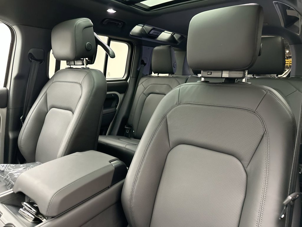 New 2026 Borasco Grey Land Rover X-Dynamic SE image 10