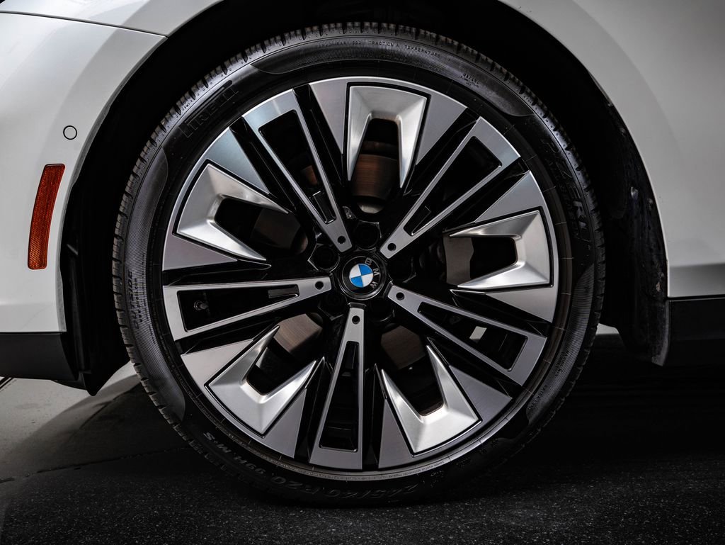 Used 2025 Mineral White Metallic BMW 530i xDrive image 13