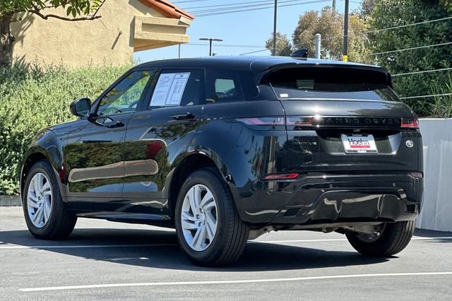 Used 2022 Black Land Rover Dynamic image 3