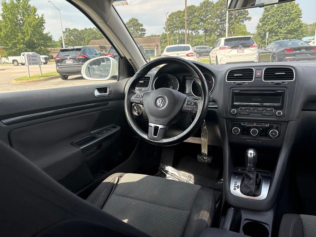 Used 2014 White Volkswagen 2.5L S image 6